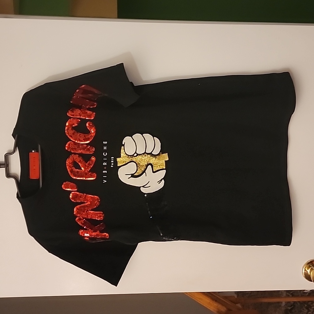 Unisex Vie Riche Paris Graphic Design T Shirt.